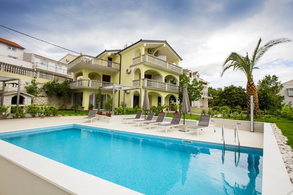 Apartments Bago Trogir Bagian luar foto
