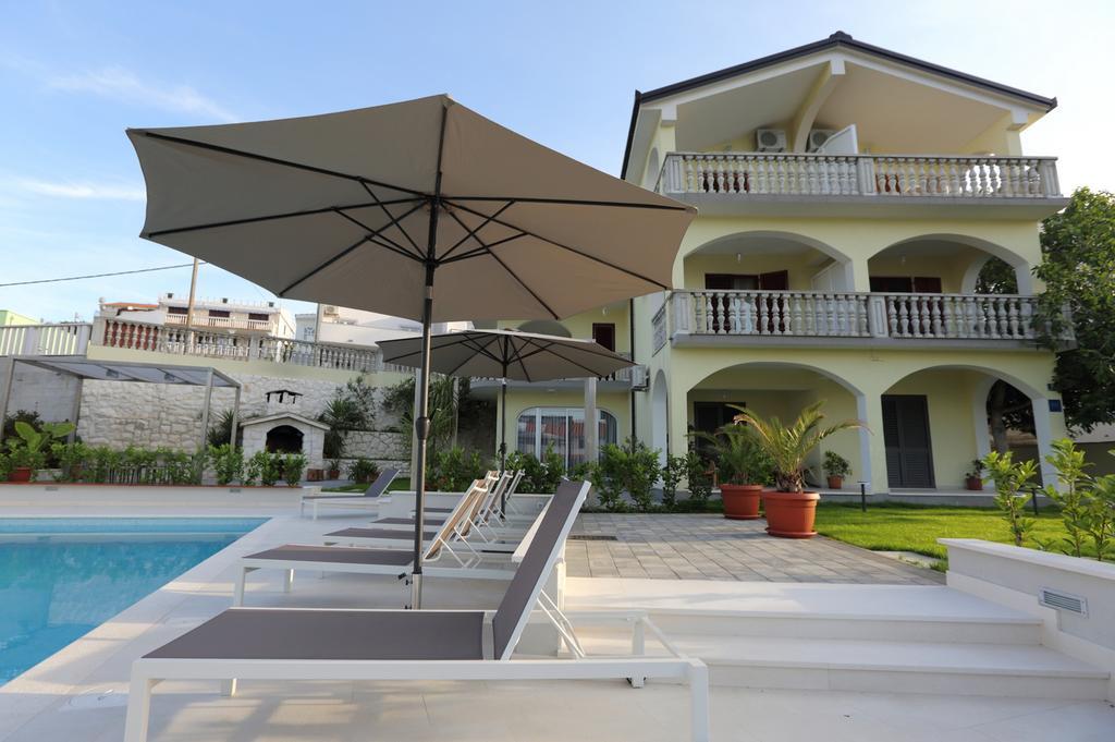 Apartments Bago Trogir Bagian luar foto