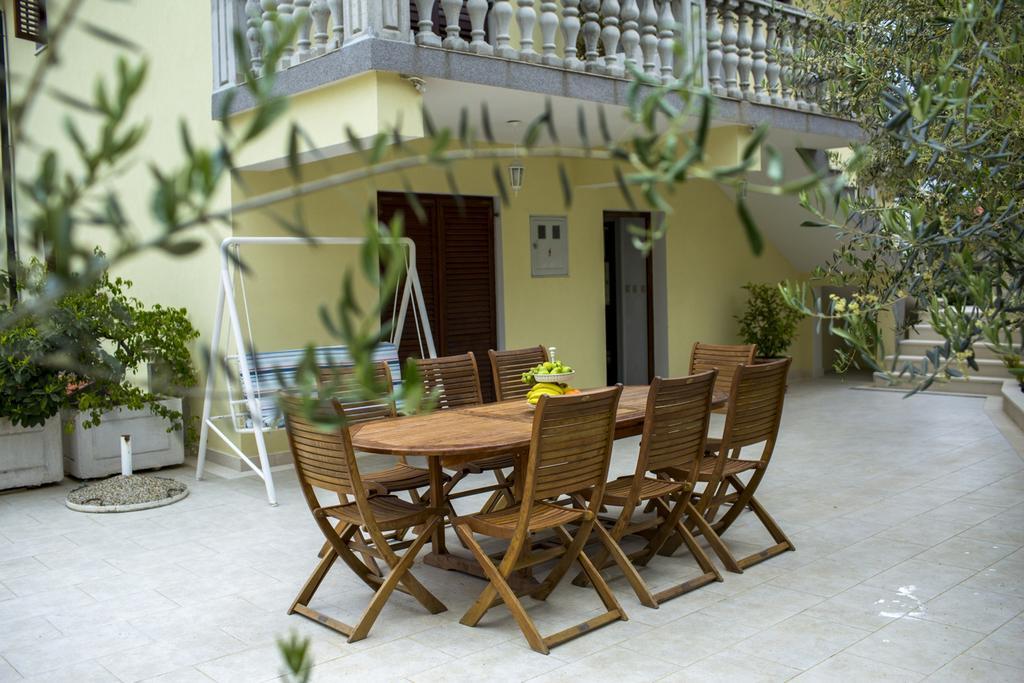 Apartments Bago Trogir Bagian luar foto