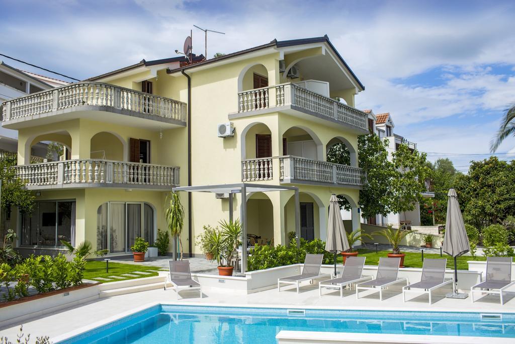 Apartments Bago Trogir Bagian luar foto