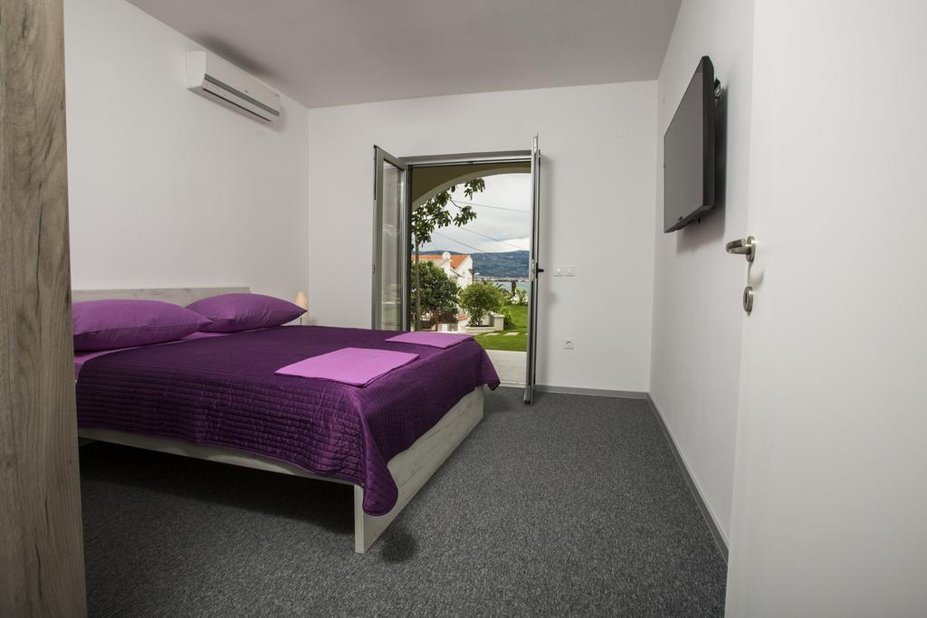 Apartments Bago Trogir Bagian luar foto