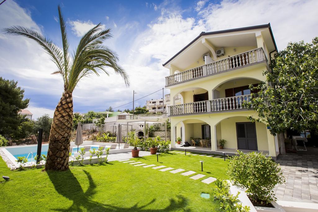 Apartments Bago Trogir Bagian luar foto