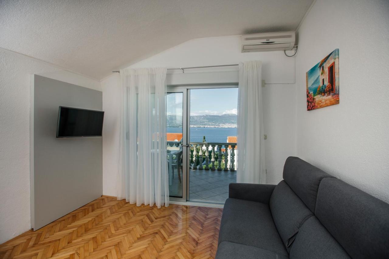 Apartments Bago Trogir Bagian luar foto
